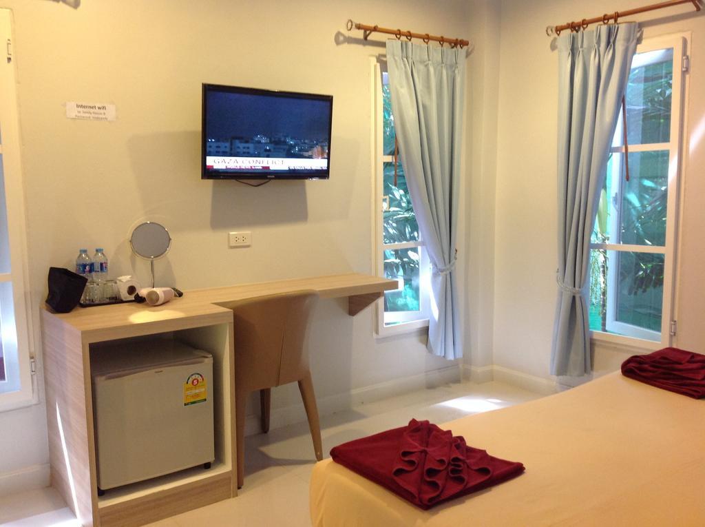 Sandy House Rawai Extérieur photo